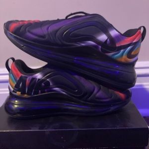 Nike Air Max 720 Great condition Men’s size: 8 Black with stripes